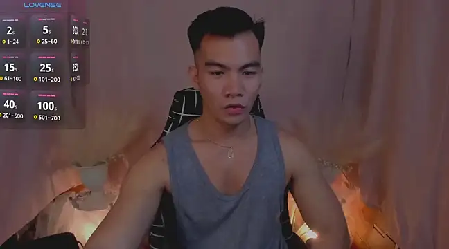 000batman000 online show from December 10, 1:33 pm