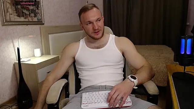 Toress1 online show from April 18, 7:58 pm