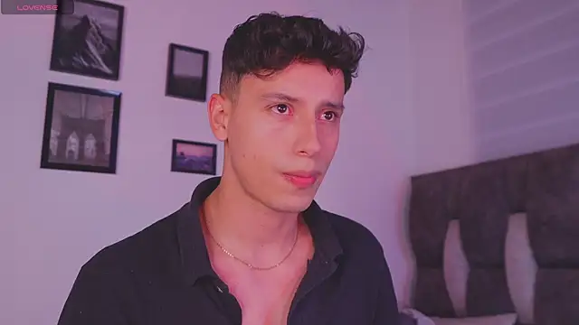 I Gabriel online show from March 15, 5:04 am