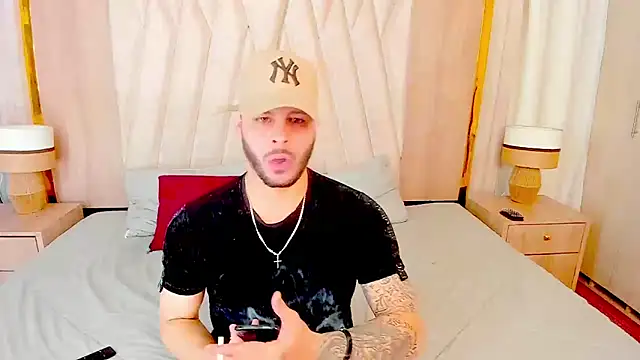 hottstuffx69 online show from November 4, 2:56 am