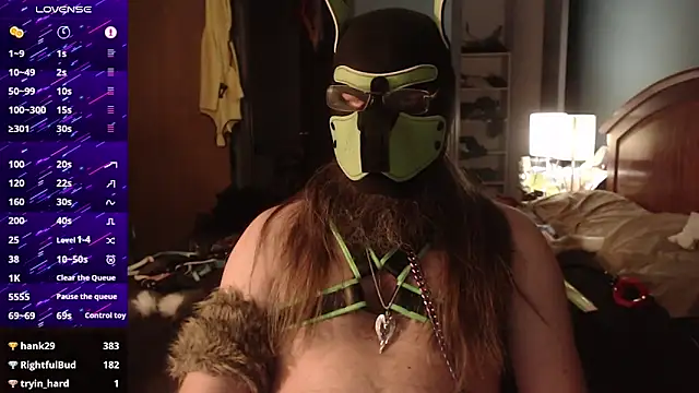 kinkywolf429 online show from December 18, 7:04 am