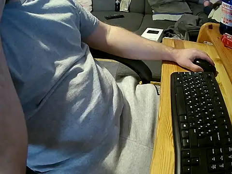 anonymus9006 online show from January 24, 10:00 am