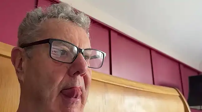 Snapshot of Oldpistolpete chatting on December 16, 10:29 am Oldpistolpete online show from December 16, 10:29 am