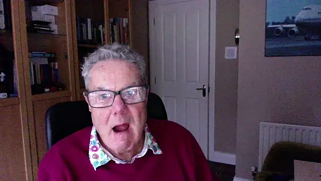 Snapshot of Oldpistolpete chatting on December 4, 2:04 pm Oldpistolpete online show from December 4, 2:04 pm