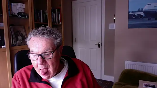 Snapshot of Oldpistolpete chatting on February 20, 10:16 am Oldpistolpete online show from February 20, 10:16 am