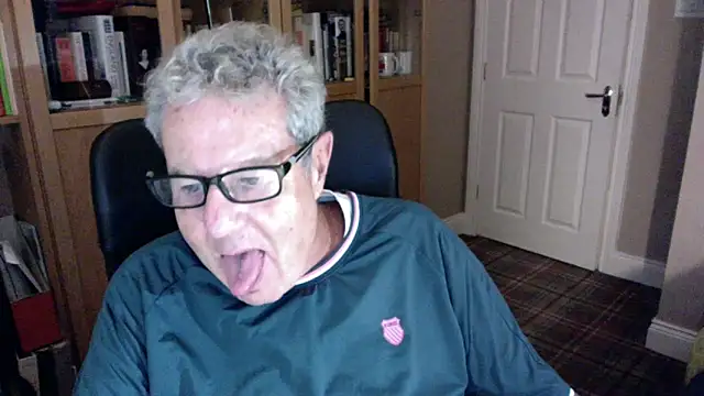 Snapshot of Oldpistolpete chatting on October 10, 7:29 pm Oldpistolpete online show from October 10, 7:29 pm