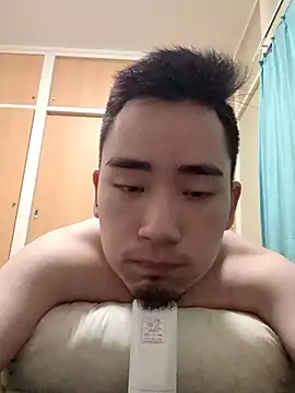 lioncake1221 online show from July 9, 6:55 pm