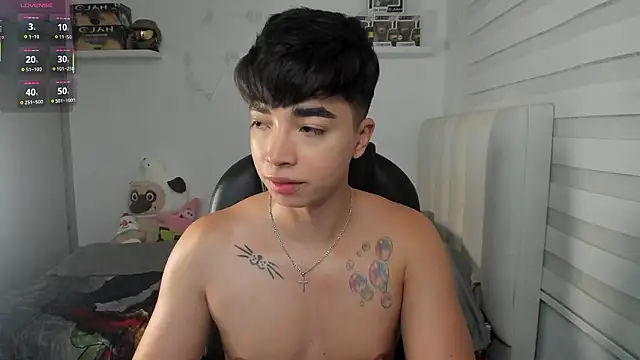 santy7v7 online show from February 28, 2:16 pm