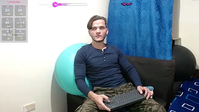 Snapshot of ramseesh chatting on December 5, 5:04 am ramseesh online show from December 5, 5:04 am