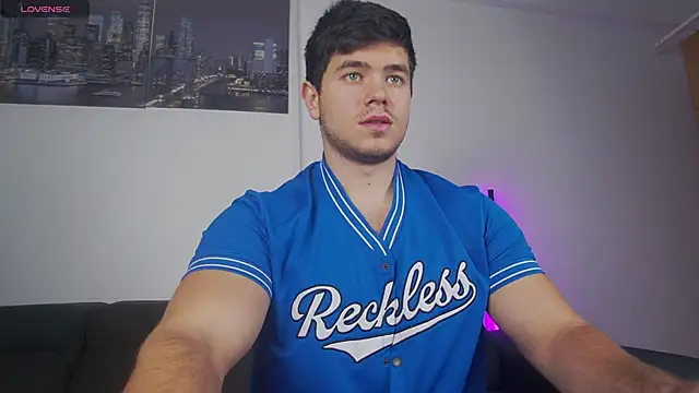 Arilas  online show from December 2, 7:00 am