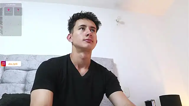 Snapshot of _Alexxx chatting on February 5, 11:28 pm  Alexxx online show from February 5, 11:28 pm