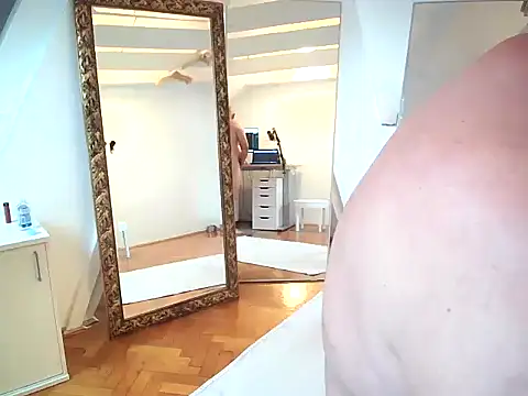 Snapshot of tobi_jerker chatting on September 24, 9:30 am tobi jerker online show from September 24, 9:30 am