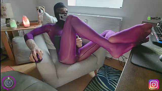 Nyl0nnickb0y online show from September 11, 8:02 am