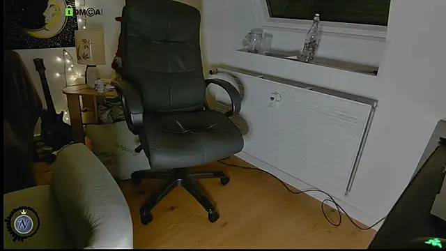 Nyl0nnickb0y online show from December 14, 9:00 pm