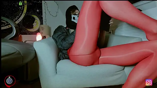 Nyl0nnickb0y online show from October 6, 9:19 pm