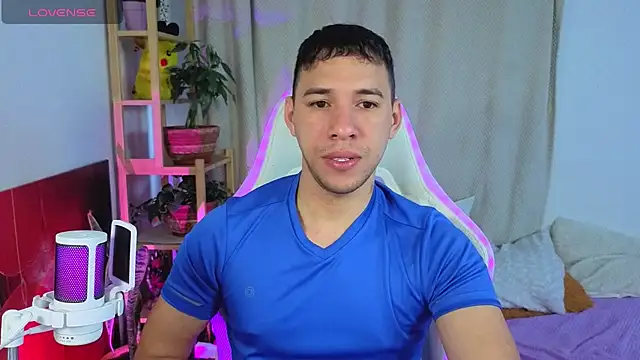 Snapshot of petter_coleman_ chatting on September 23, 2:05 pm petter coleman  online show from September 23, 2:05 pm