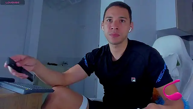 Snapshot of petter_coleman_ chatting on February 26, 11:24 pm petter coleman  online show from February 26, 11:24 pm