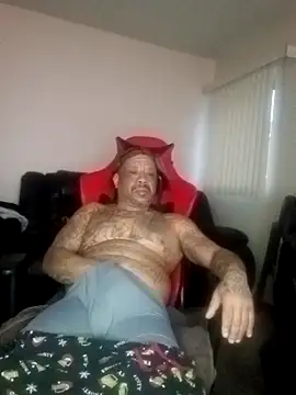 yellowwetfox online show from February 4, 2:23 pm