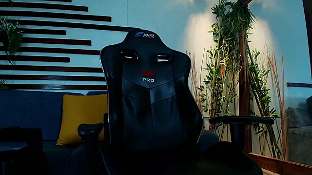 Snapshot of Joeysexx2 chatting on October 21, 5:21 am Joeysexx2 online show from October 21, 5:21 am