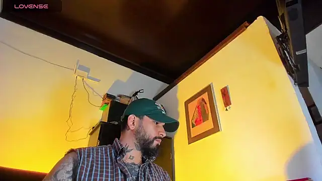 Snapshot of CamiloGray_ chatting on September 10, 2:16 pm CamiloGray  online show from September 10, 2:16 pm