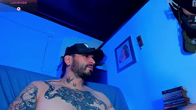 Snapshot of CamiloGray_ chatting on January 20, 1:53 pm CamiloGray  online show from January 20, 1:53 pm