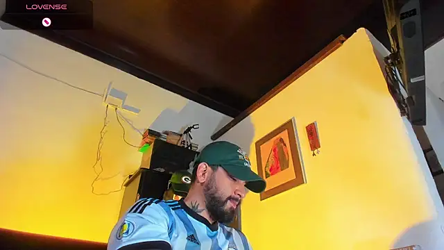 Snapshot of CamiloGray_ chatting on September 14, 2:41 pm CamiloGray  online show from September 14, 2:41 pm