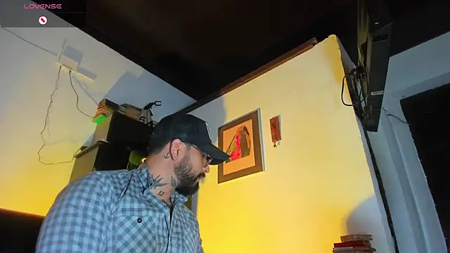 Snapshot of CamiloGray_ chatting on September 24, 2:59 pm CamiloGray  online show from September 24, 2:59 pm