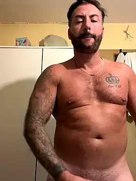 Snapshot of 2guysforu chatting on October 25, 7:26 pm 2guysforu online show from October 25, 7:26 pm