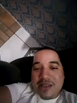 Snapshot of pauloamarac chatting on October 23, 8:12 pm pauloamarac online show from October 23, 8:12 pm