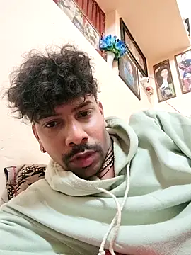 Love Mantra online show from November 4, 7:37 pm