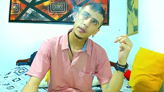 Snapshot of ryan_maxy chatting on October 26, 12:23 am ryan maxy online show from October 26, 12:23 am