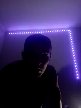 Snapshot of liderek83 chatting on October 31, 1:18 am liderek83 online show from October 31, 1:18 am