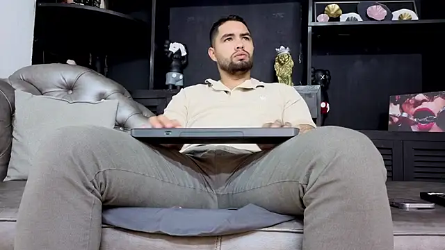 matteosantos online show from November 25, 11:45 am