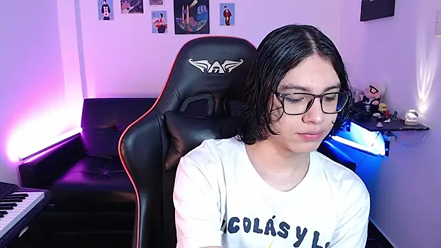 Snapshot of malik_harrison__ chatting on February 12, 2:10 pm malik harrison   online show from February 12, 2:10 pm