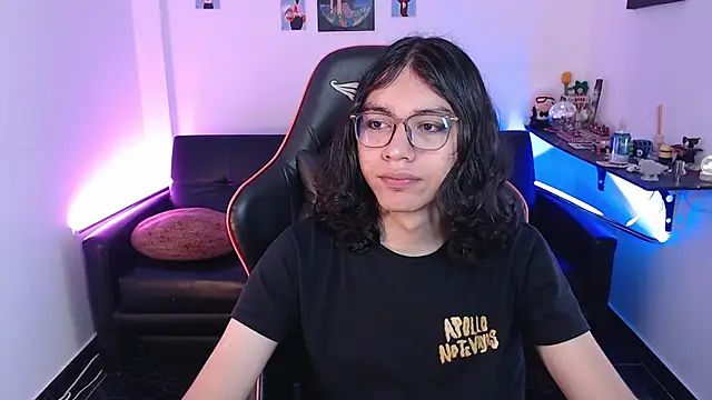 Snapshot of malik_harrison__ chatting on September 17, 3:02 pm malik harrison   online show from September 17, 3:02 pm