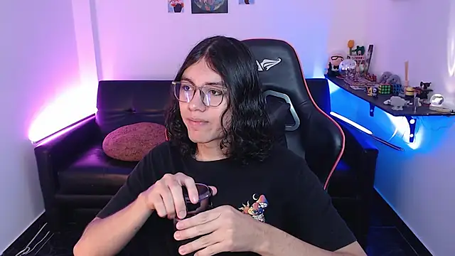 Snapshot of malik_harrison__ chatting on September 10, 3:32 pm malik harrison   online show from September 10, 3:32 pm