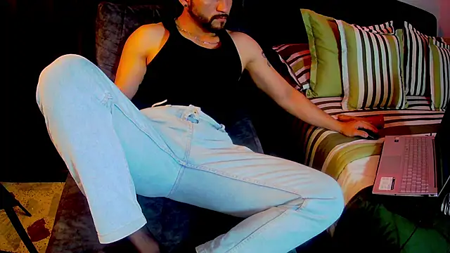 Snapshot of _DANTE_BIGASS chatting on December 11, 11:32 pm  DANTE BIGASS online show from December 11, 11:32 pm