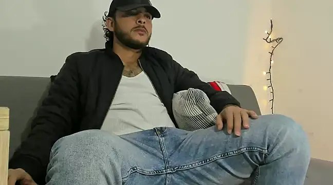 tuyo1995 online show from January 12, 9:40 pm