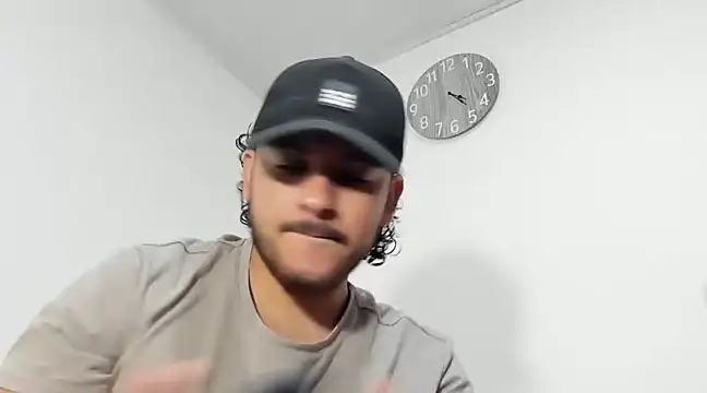 tuyo1995 online show from March 17, 9:24 pm