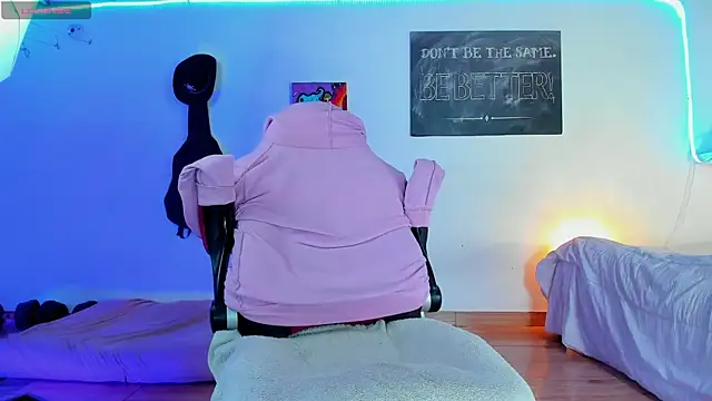 Snapshot of RyanCarter_ chatting on December 7, 3:08 pm RyanCarter  online show from December 7, 3:08 pm