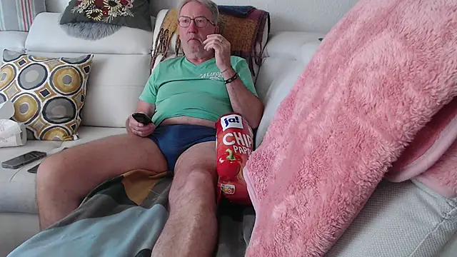 Nudelschwanz online show from May 28, 3:54 pm