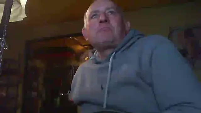 Snapshot of jeanlulu chatting on October 30, 8:21 pm jeanlulu online show from October 30, 8:21 pm