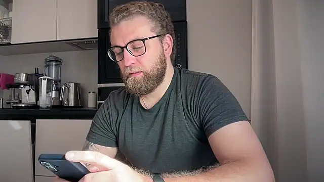 Bear bear  online show from April 20, 7:55 am