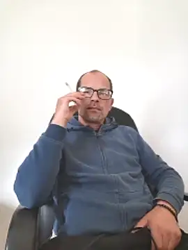Adrian4711 online show from June 9, 7:54 am