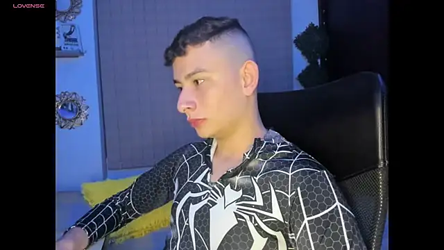 Snapshot of Christ_Miller3 chatting on November 1, 4:38 am Christ Miller3 online show from November 1, 4:38 am