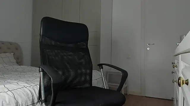 MichaelMasterss online show from July 7, 7:39 pm