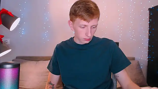 Snapshot of juliaanddima chatting on March 8, 9:29 pm juliaanddima online show from March 8, 9:29 pm