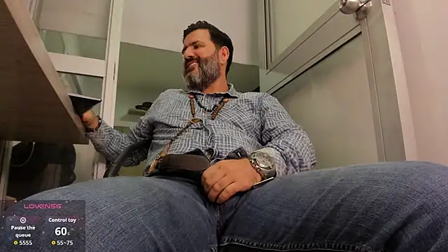 Maxi TheBigDaddy online show from April 15, 2:55 am