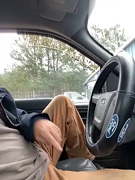 Snapshot of Themechanic420 chatting on December 19, 1:40 pm Themechanic420 online show from December 19, 1:40 pm