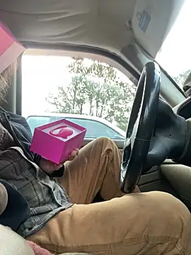 Snapshot of Themechanic420 chatting on February 27, 12:45 pm Themechanic420 online show from February 27, 12:45 pm